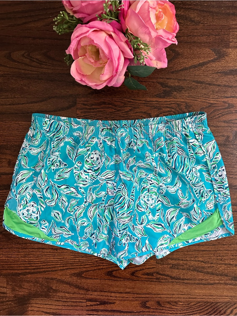 Lilly Pulitzer Luxletic Ocean Trail shorts, size L